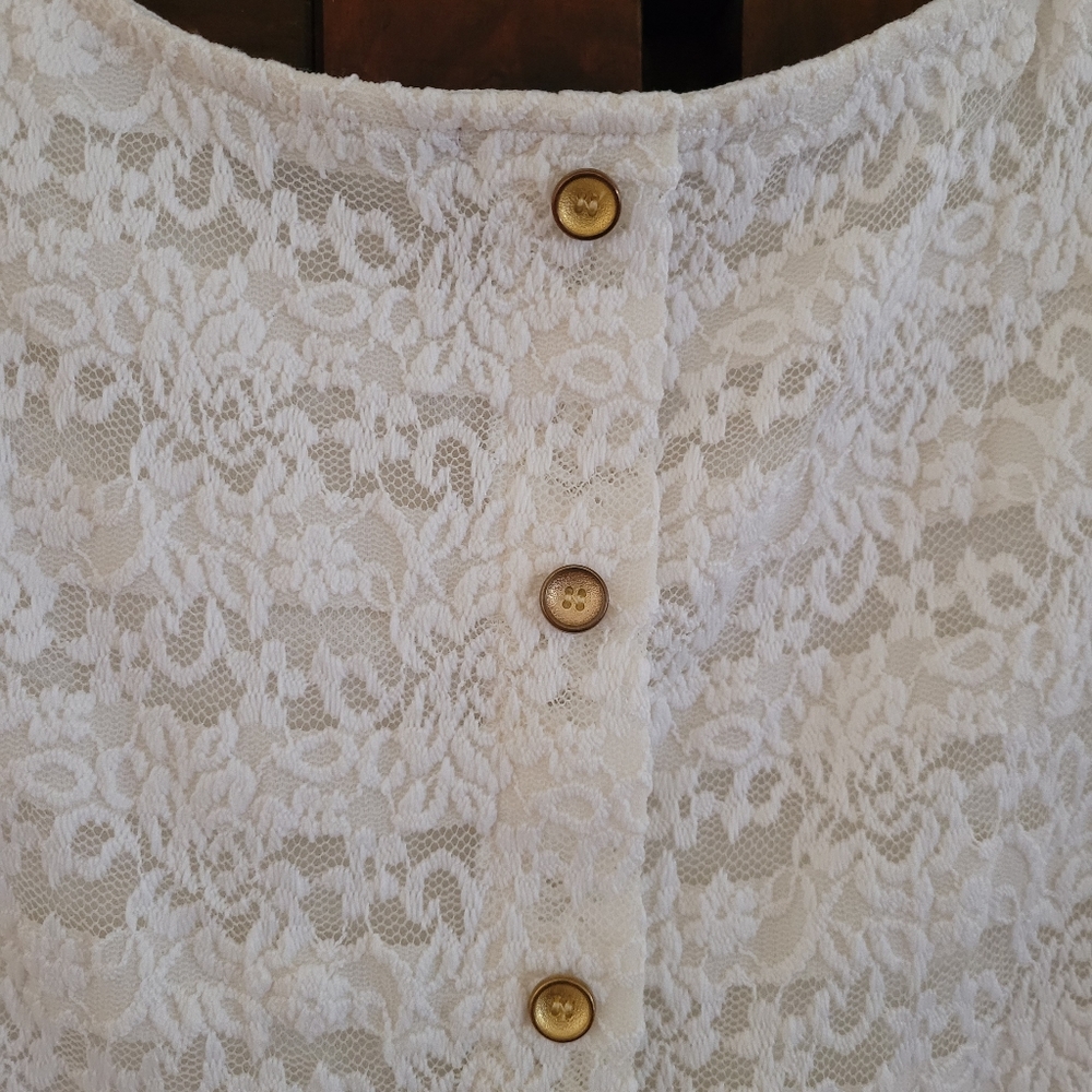 Lace Button Back Tank - Picture 4 of 5